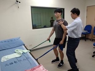 趙子杰物理治療師操作示範