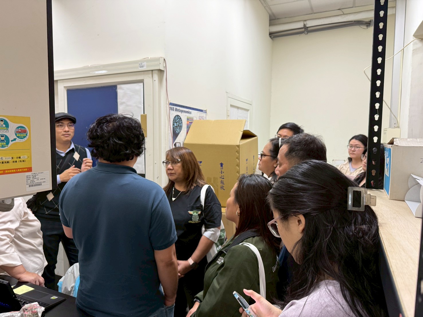 LINE ALBUM UP Manila 1126 251211 6