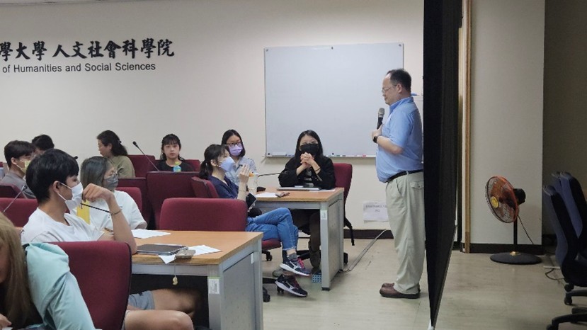 20250621圖說三趙軒甫主任回答學生問問題