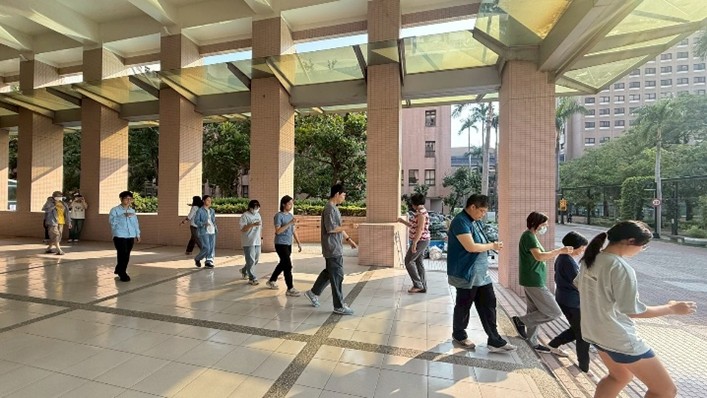 20251125 3講師透過端水活動讓成員們實際體驗自律