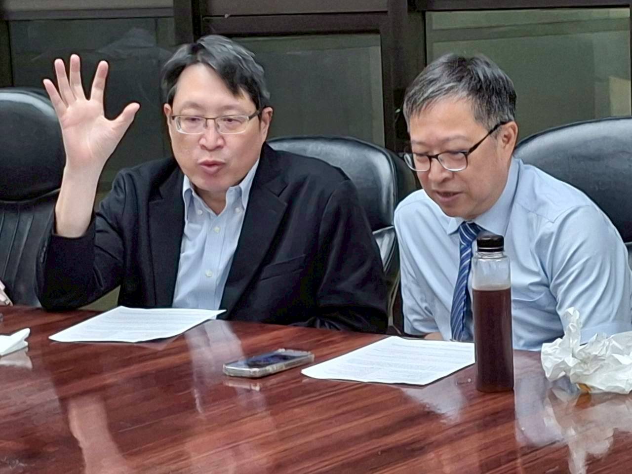 LINE ALBUM 1141029 英語角 251029 4